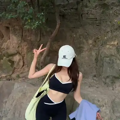 刘怡